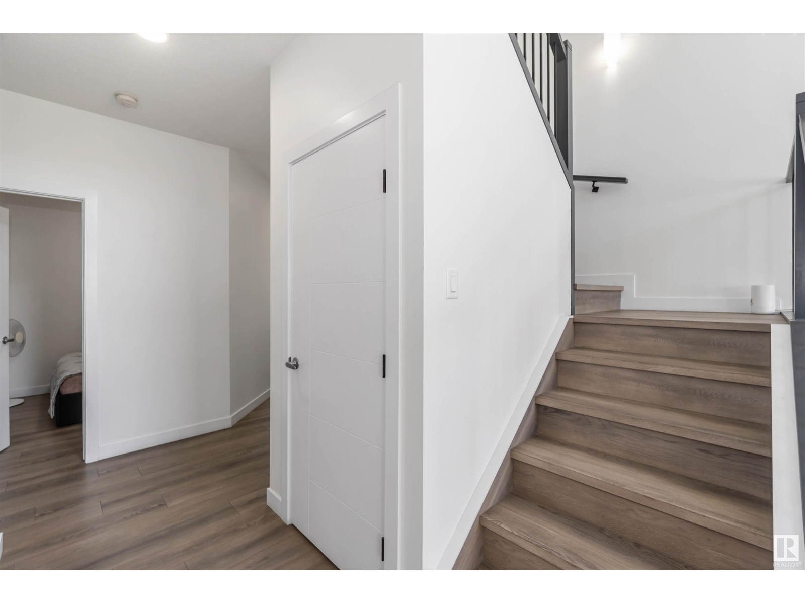 Photo 46 of 16808 30 Av Sw, Edmonton AB