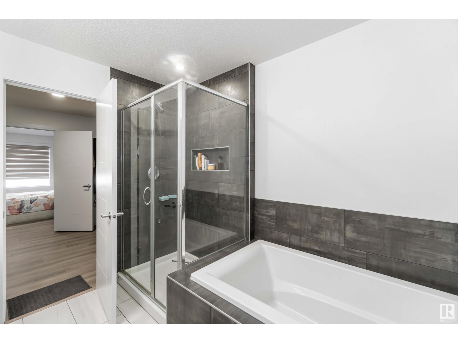 Photo 45 of 16808 30 Av Sw, Edmonton AB