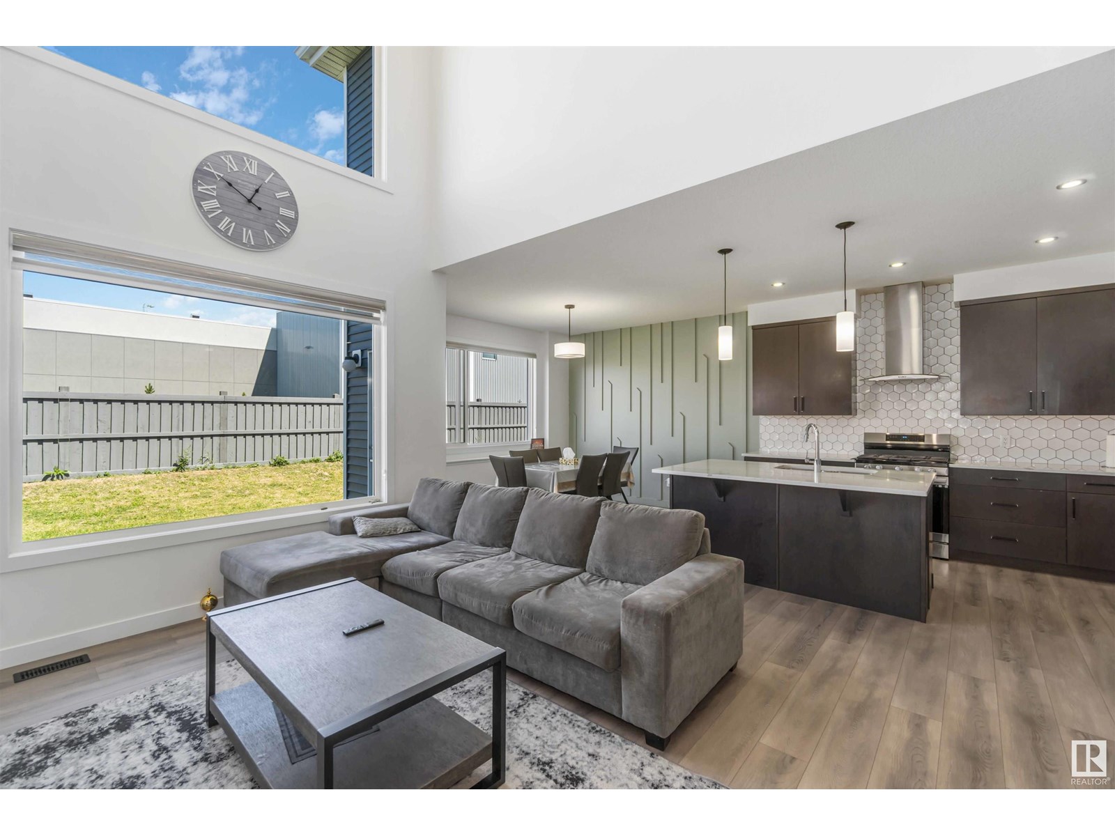 Photo 7 of 16808 30 Av Sw, Edmonton AB