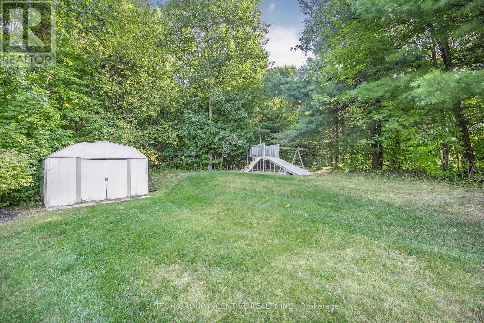 Photo 7 of 38 Lilac Lane, Springwater ON