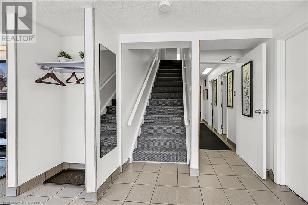 Photo 13 of 866 Main Street E, Hamilton ON