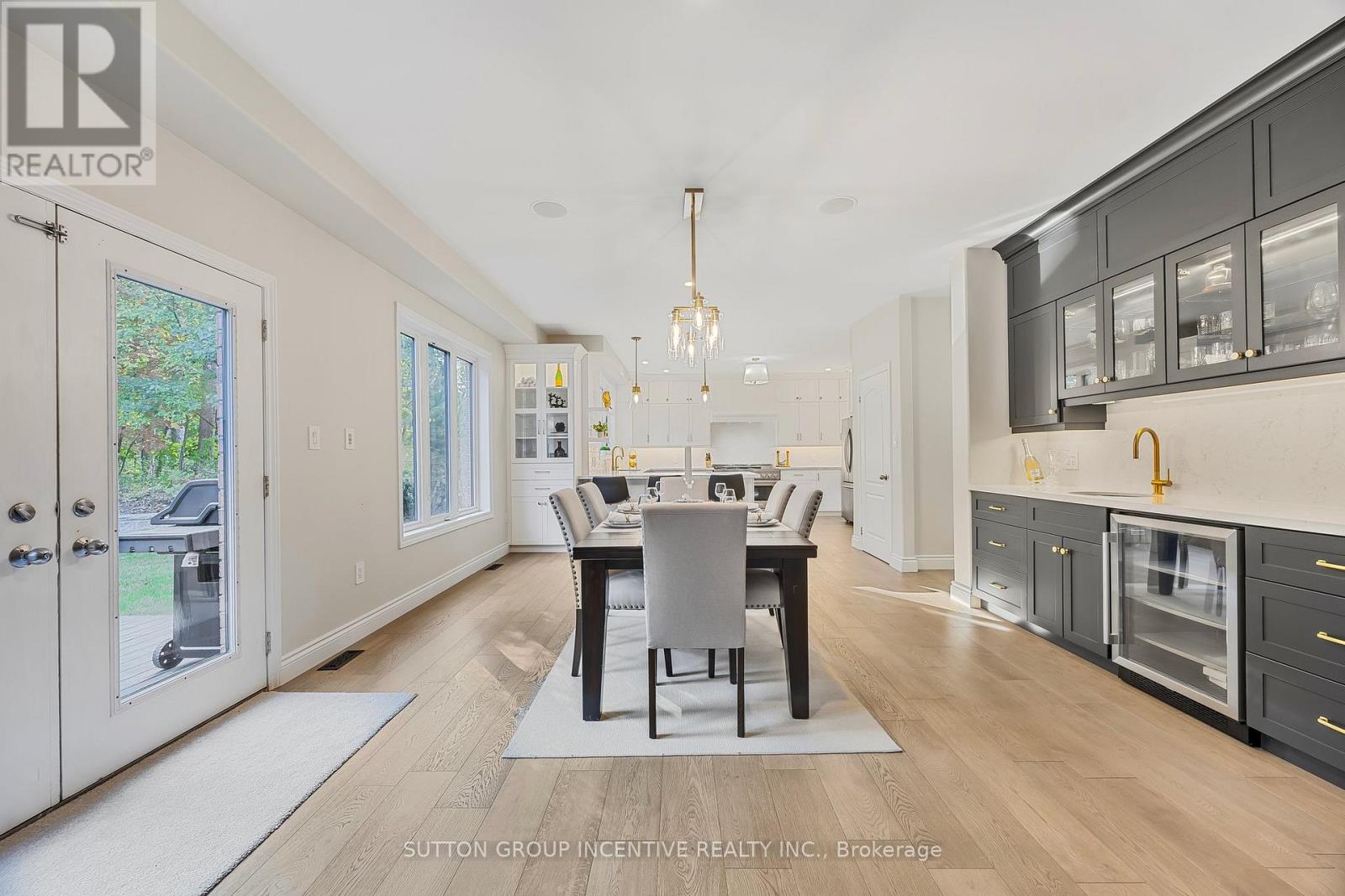 Photo 24 of 38 Lilac Lane, Springwater ON