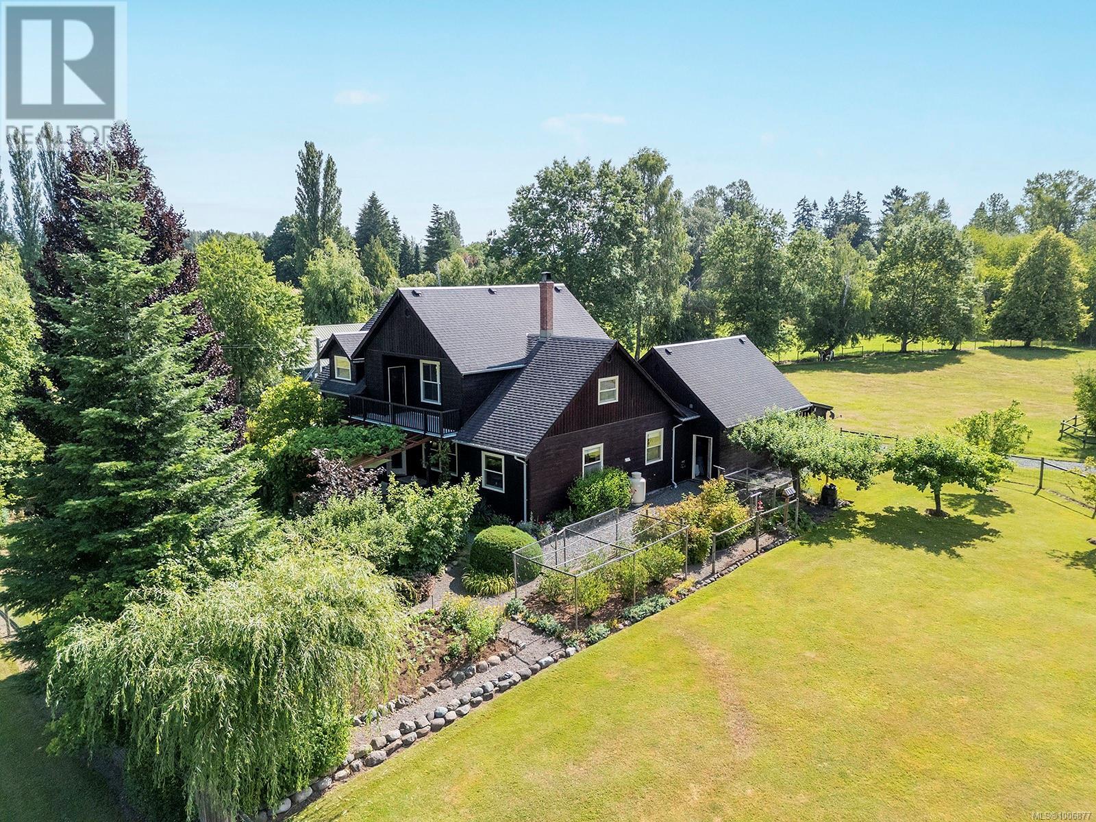 Photo 43 of 3713 Dove Creek Rd, Courtenay BC
