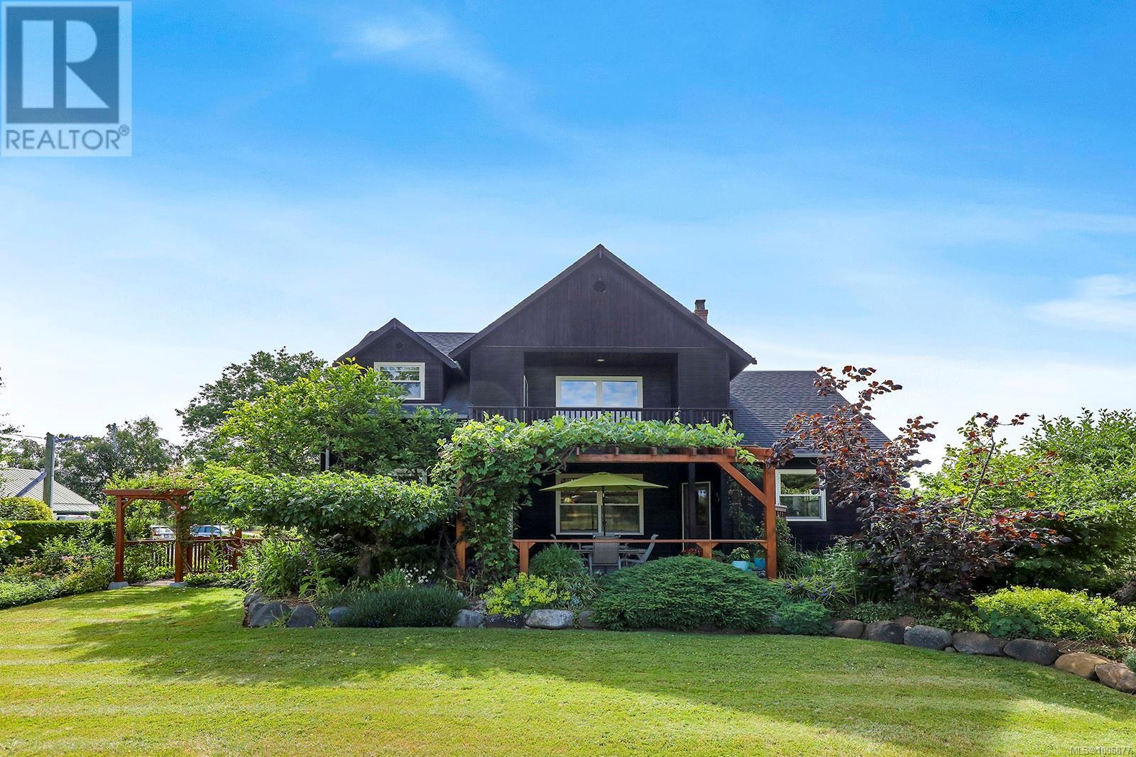 Photo 38 of 3713 Dove Creek Rd, Courtenay BC
