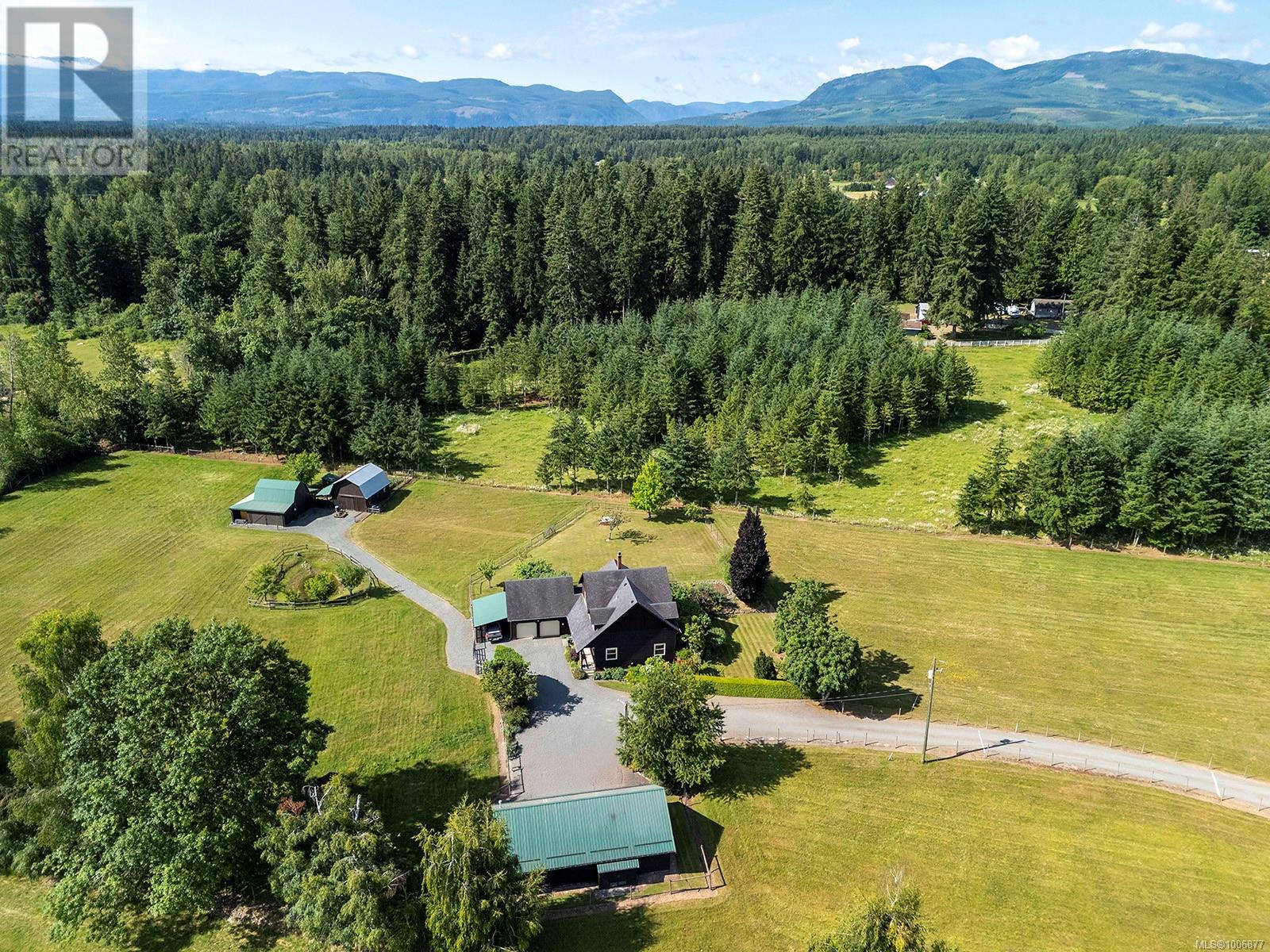 Photo 19 of 3713 Dove Creek Rd, Courtenay BC