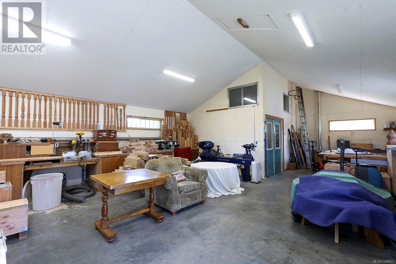 Photo 31 of 3713 Dove Creek Rd, Courtenay BC