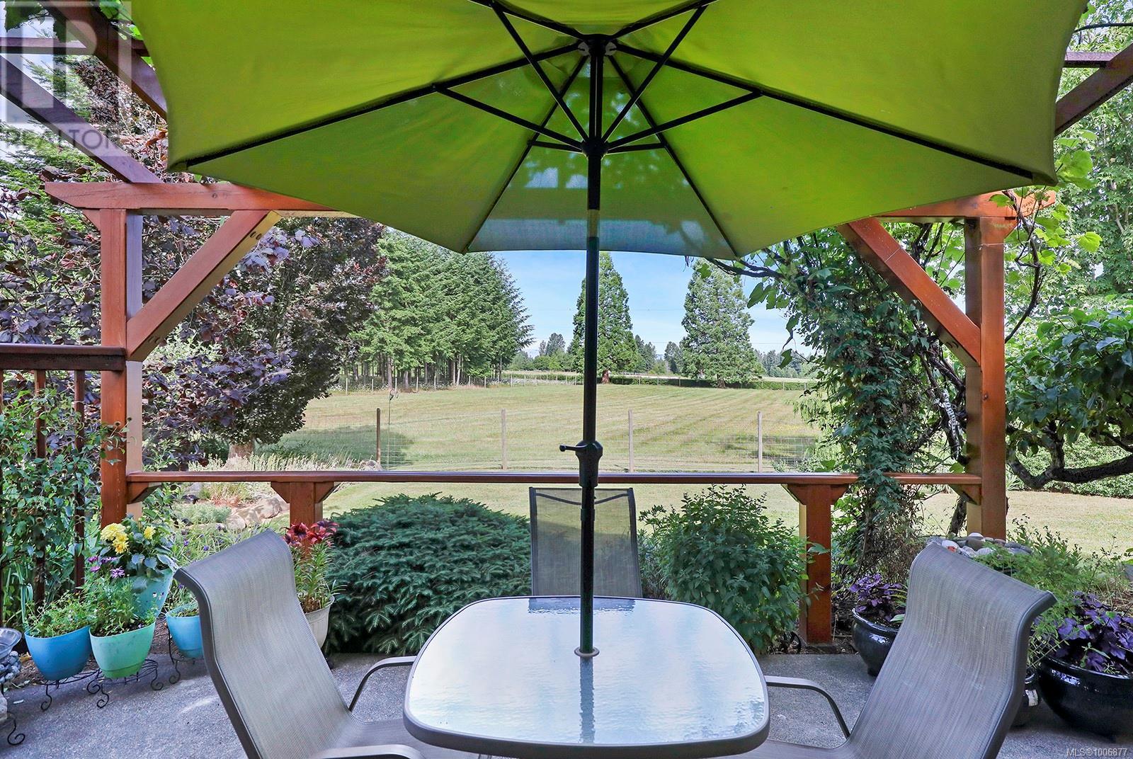 Photo 12 of 3713 Dove Creek Rd, Courtenay BC