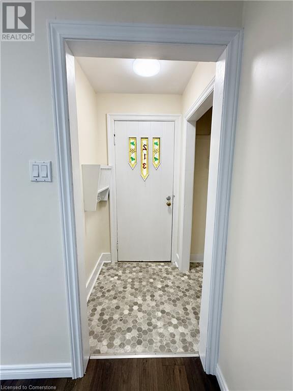 Photo 3 of 648 Wallace Street, Wallaceburg ON