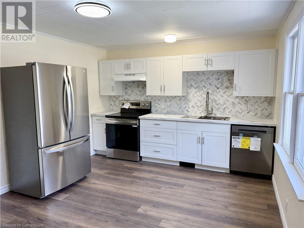 Photo 4 of 648 Wallace Street, Wallaceburg ON