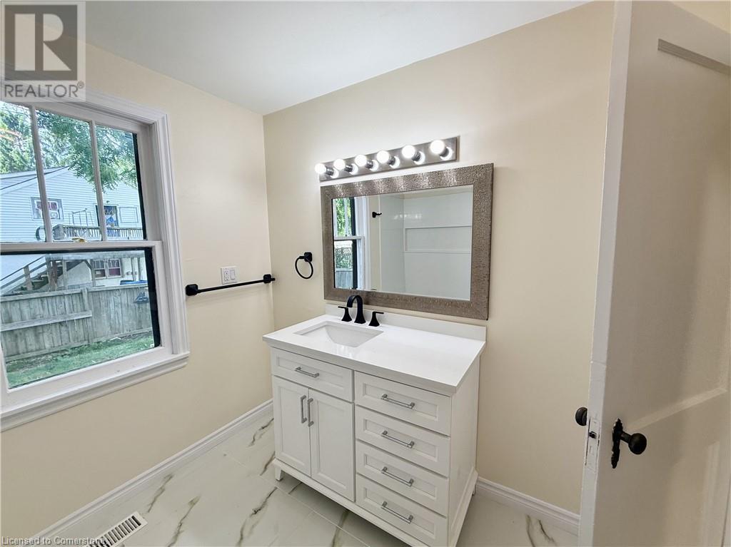 Photo 14 of 648 Wallace Street, Wallaceburg ON