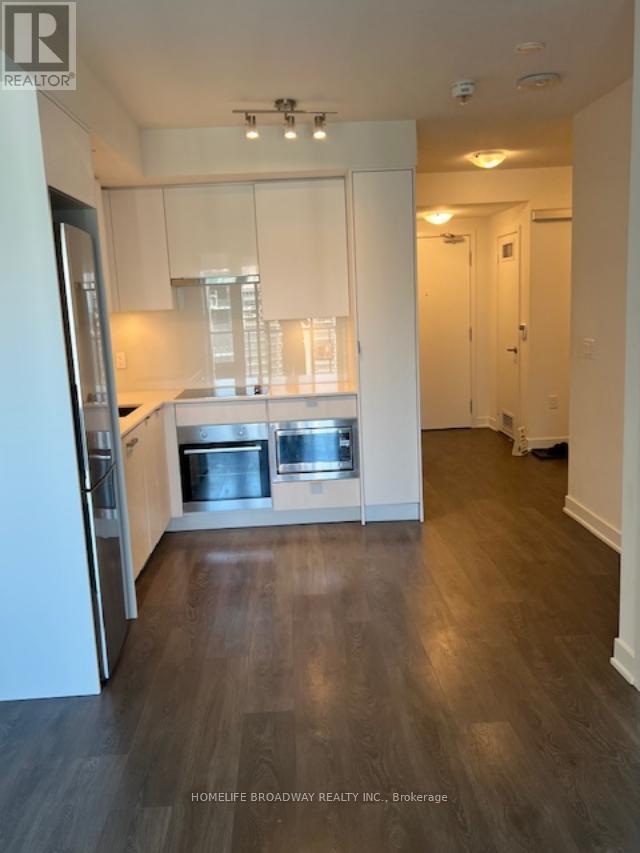 Photo 5 of 2702 99 Broadway Avenue, Toronto ON