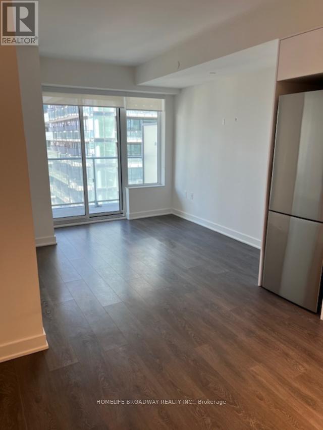 Photo 2 of 2702 99 Broadway Avenue, Toronto ON