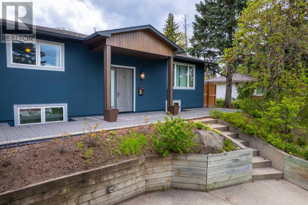 Single Family House Bungalow for Sale in  Wimbledon Crescent SW Wildwood Calgary 