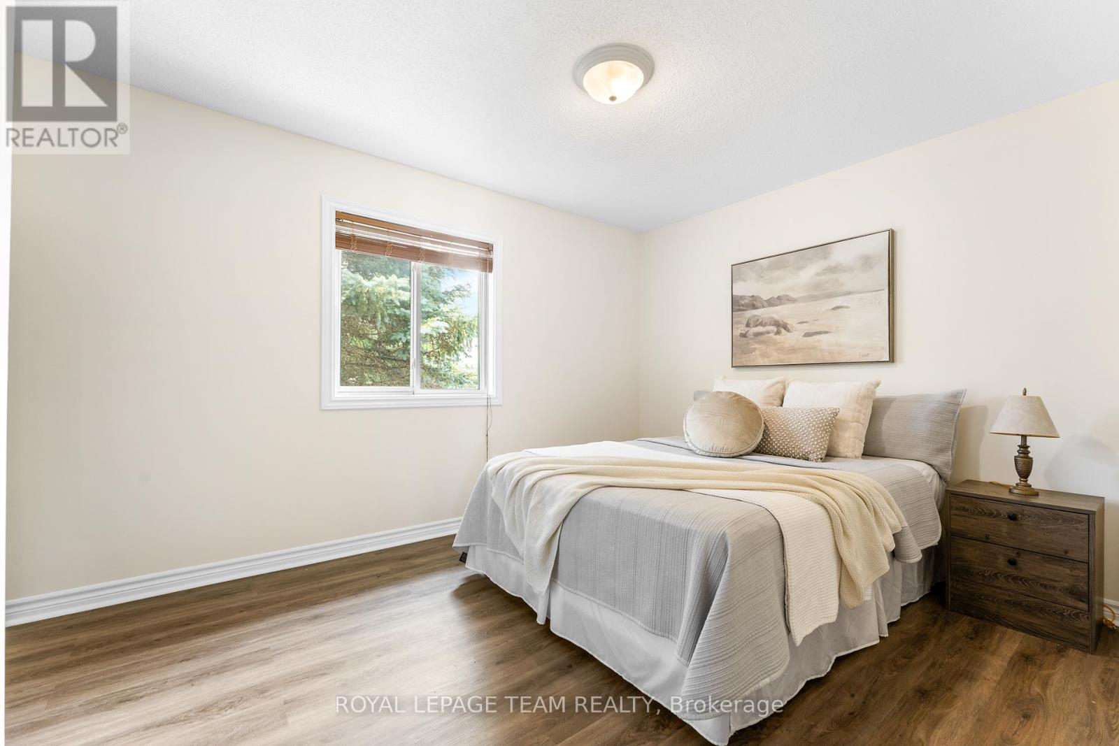 Photo 21 of 106 Porcupine Trail, Ottawa ON