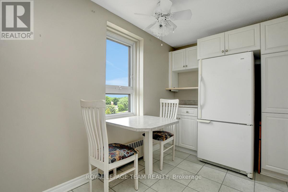 Photo 12 of 601 1356 Meadowlands Drive E, Ottawa ON