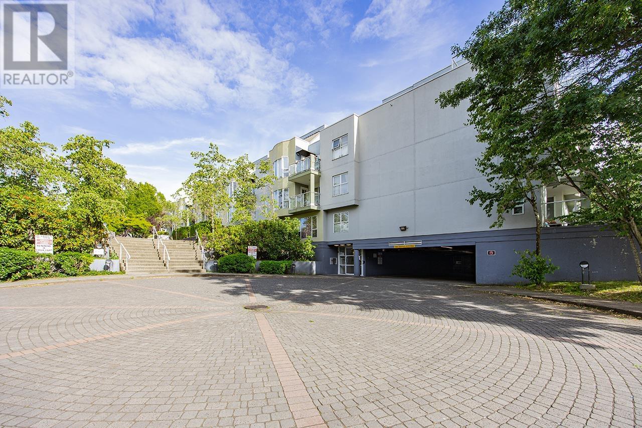 Photo 18 of 203 7800 St Albans Road, Richmond BC