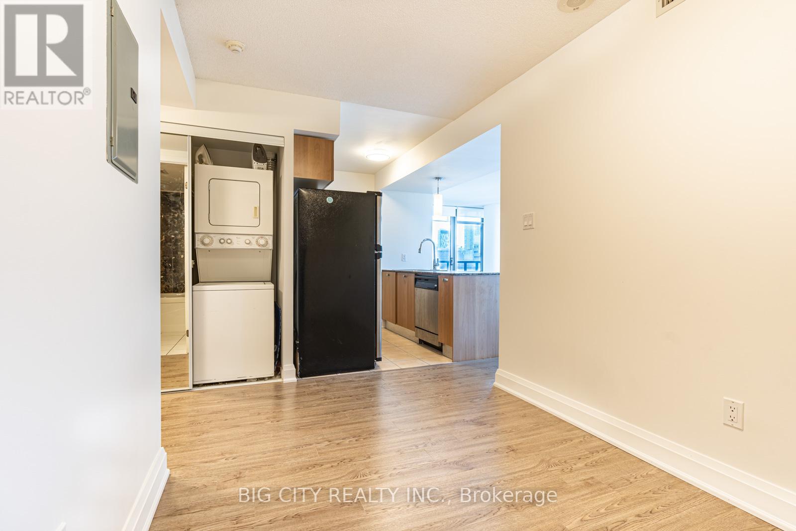 Photo 6 of 1602 37 Grosvenor Street, Toronto ON