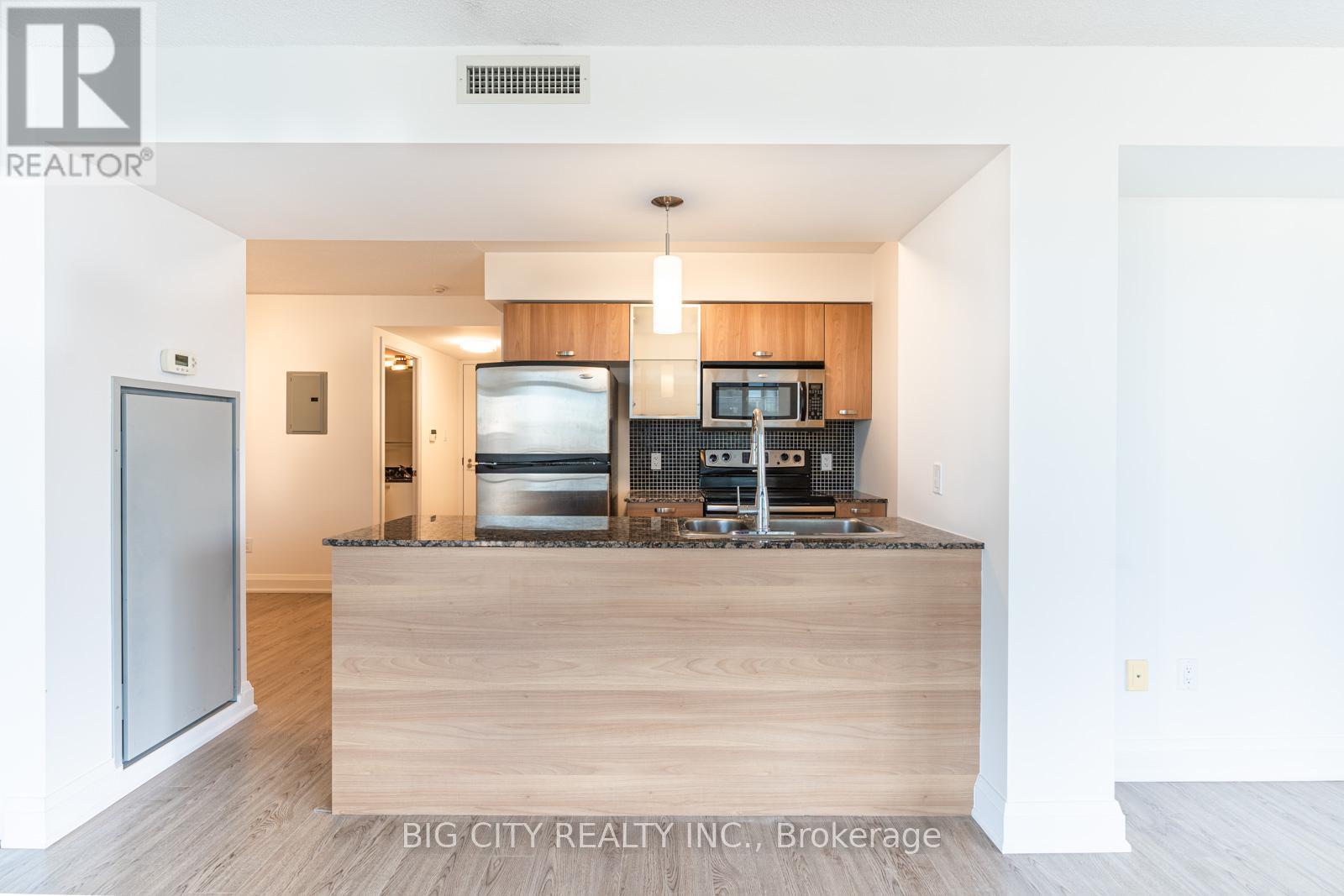Photo 4 of 1602 37 Grosvenor Street, Toronto ON