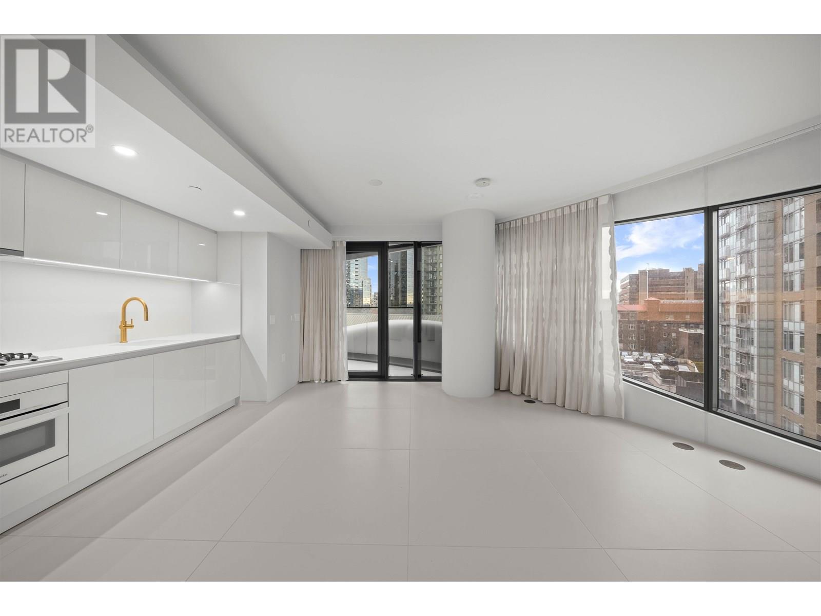 Photo 13 of 702 1033 Nelson Street, Vancouver BC
