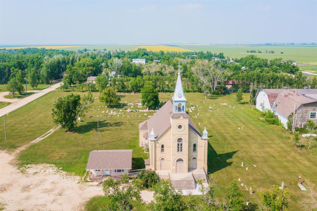 Photo 13 of 1077 26 Highway Highway, St Francois Xavier MB