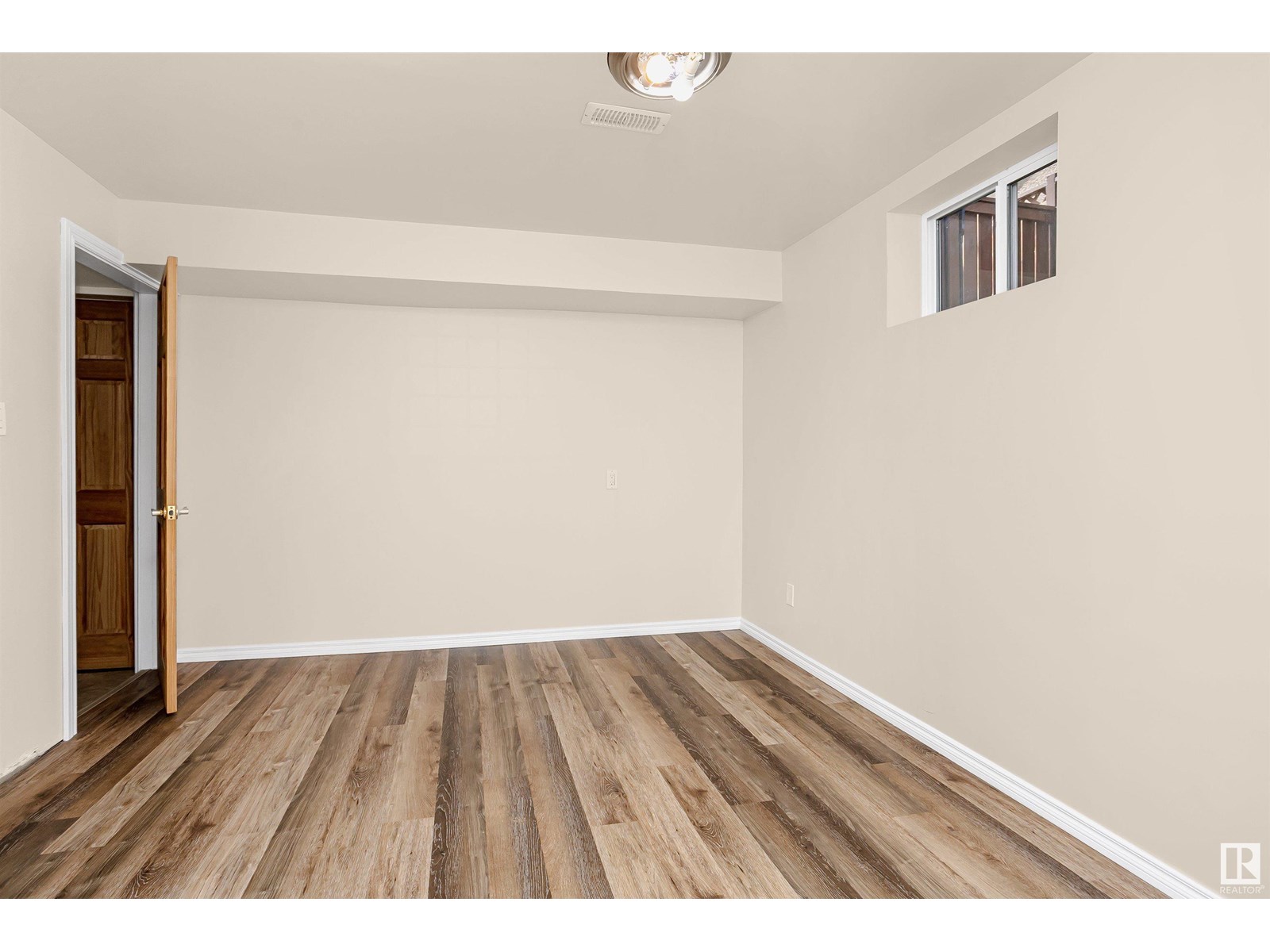 Photo 23 of 5908 106 Av Nw, Edmonton AB