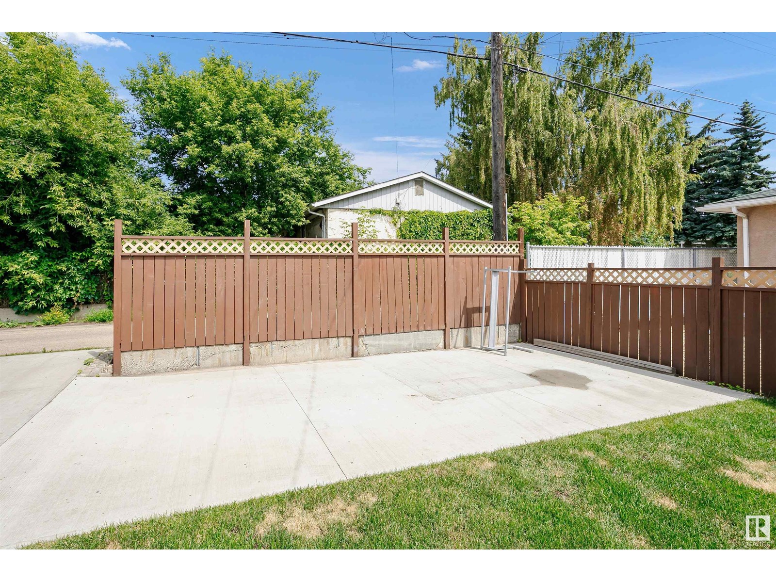 Photo 32 of 5908 106 Av Nw, Edmonton AB