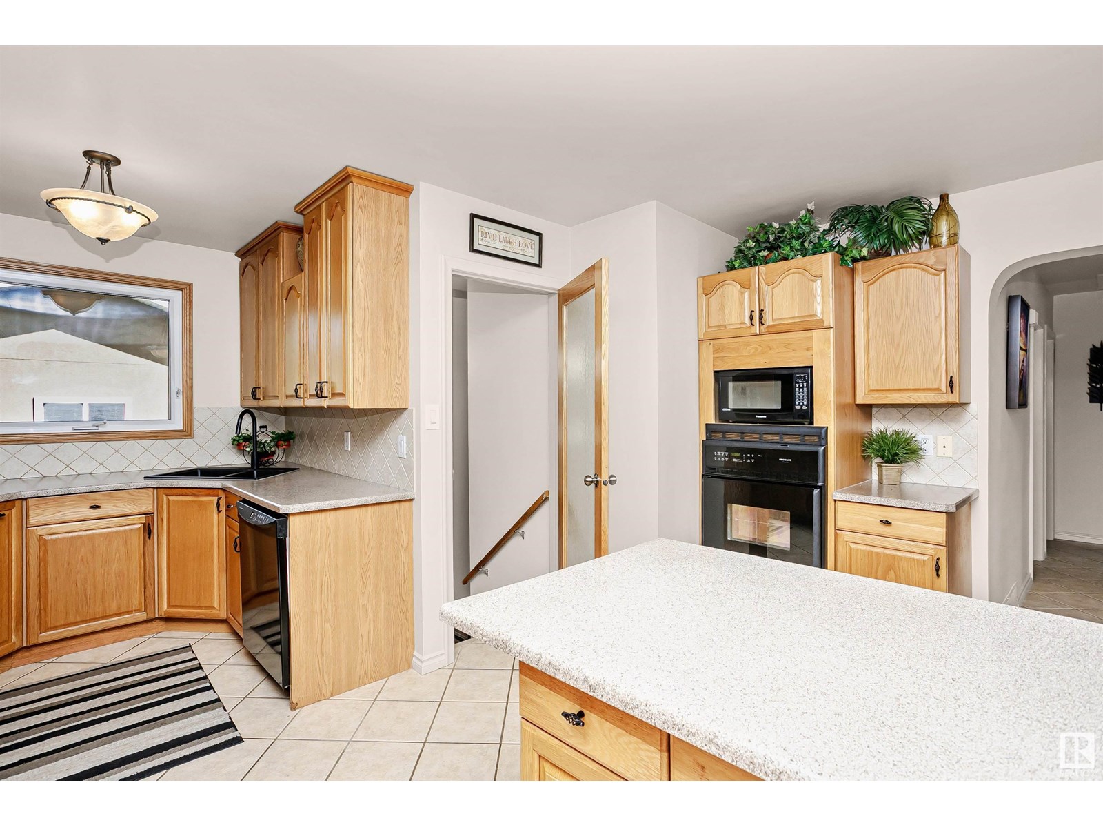 Photo 10 of 5908 106 Av Nw, Edmonton AB
