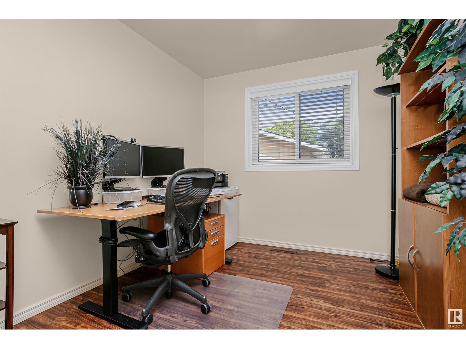 Photo 15 of 5908 106 Av Nw, Edmonton AB