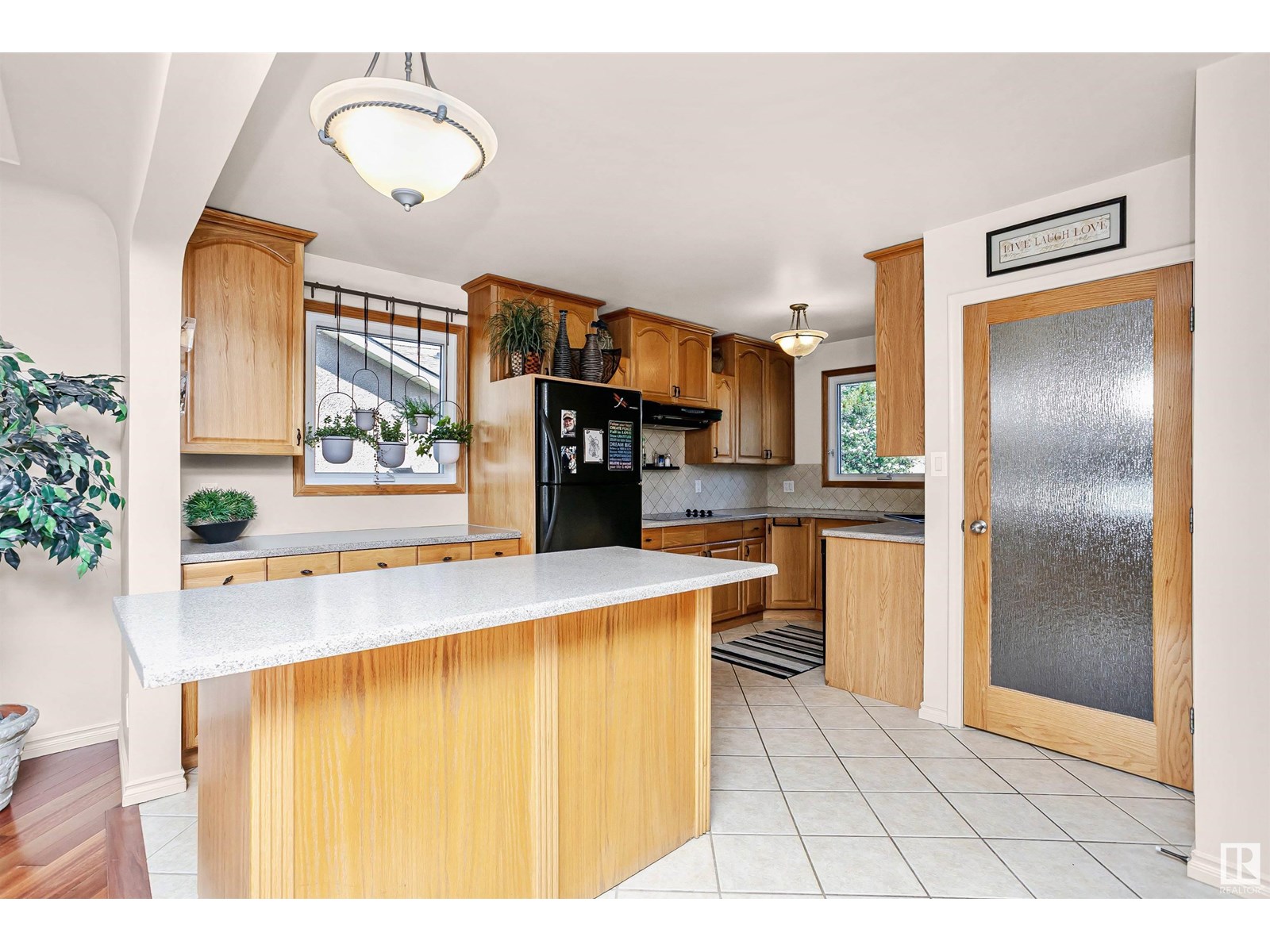 Photo 6 of 5908 106 Av Nw, Edmonton AB