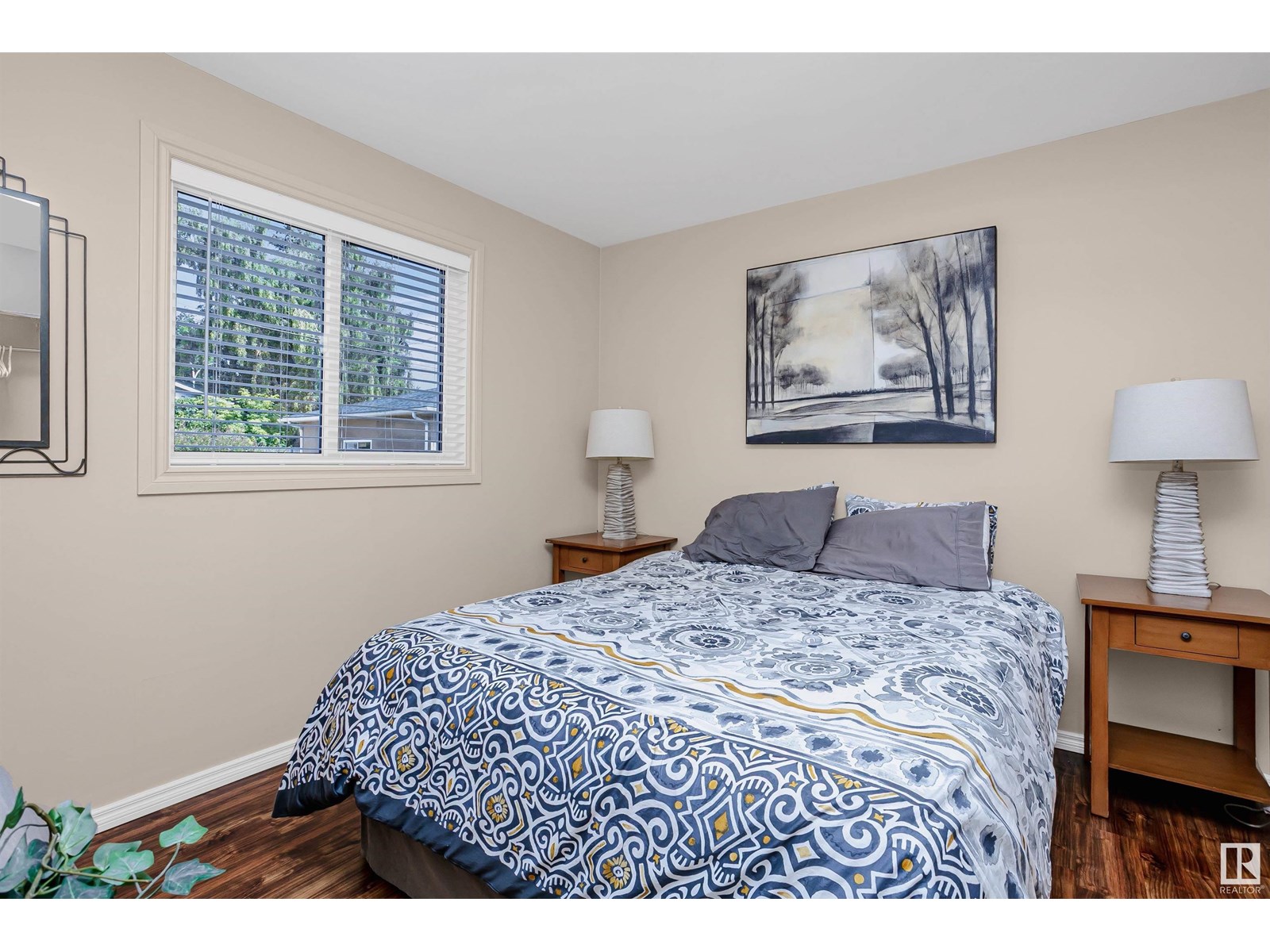 Photo 14 of 5908 106 Av Nw, Edmonton AB