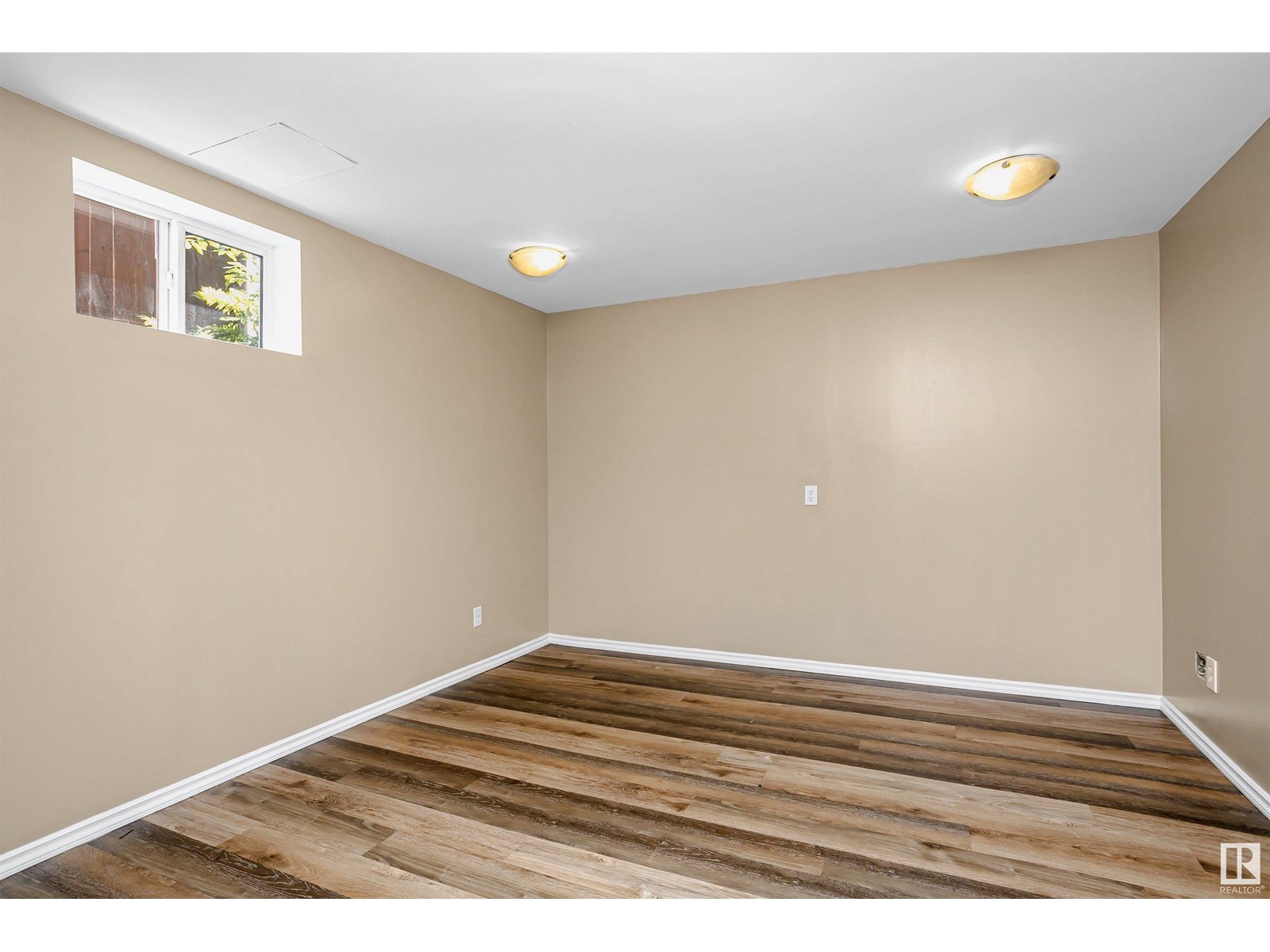 Photo 20 of 5908 106 Av Nw, Edmonton AB