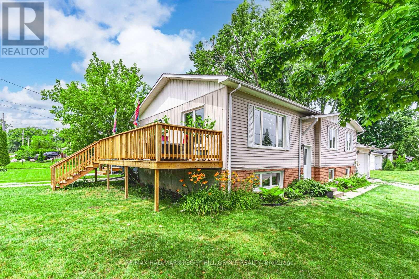 Photo 12 of 884 Maplewood Drive, Innisfil ON