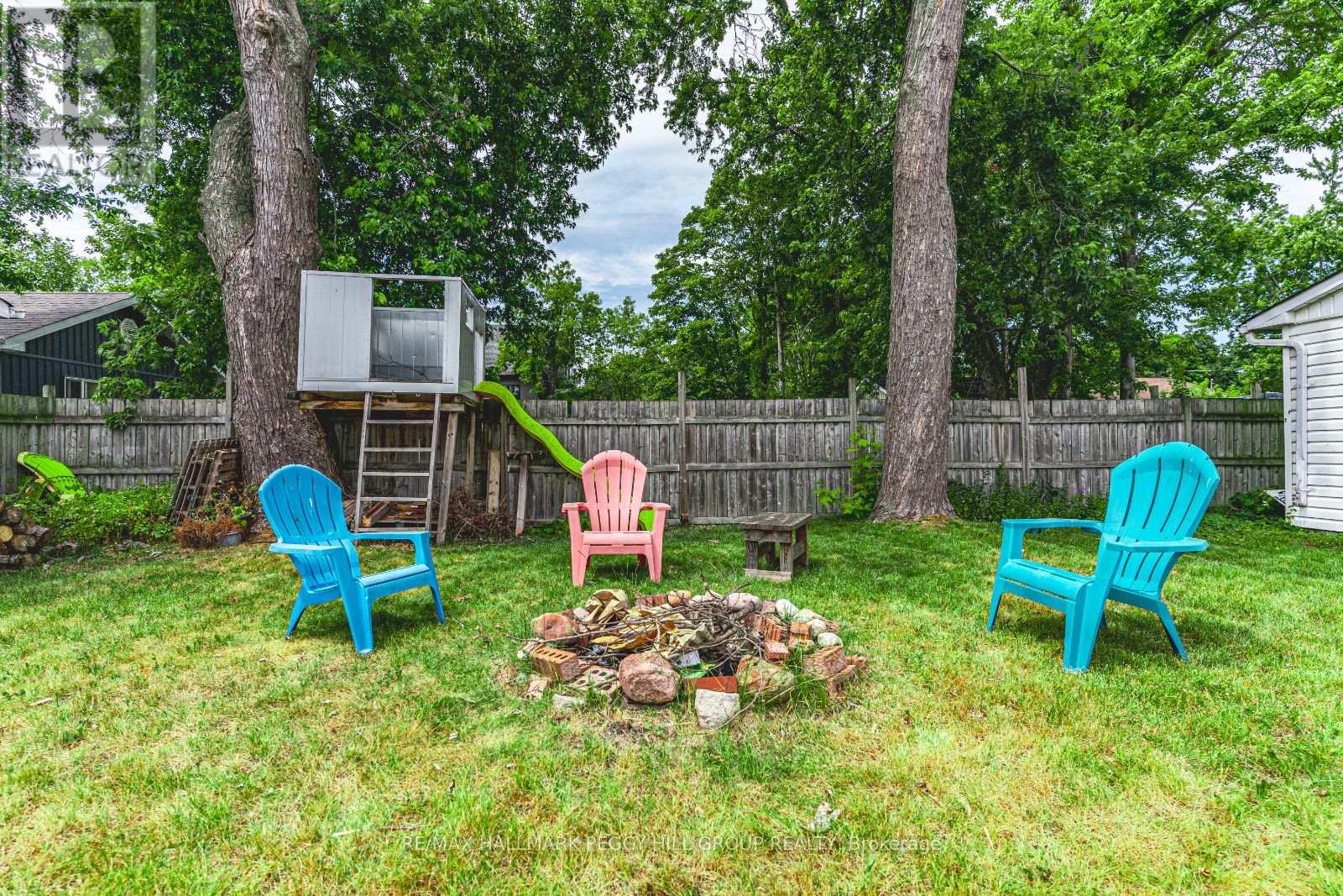 Photo 13 of 884 Maplewood Drive, Innisfil ON