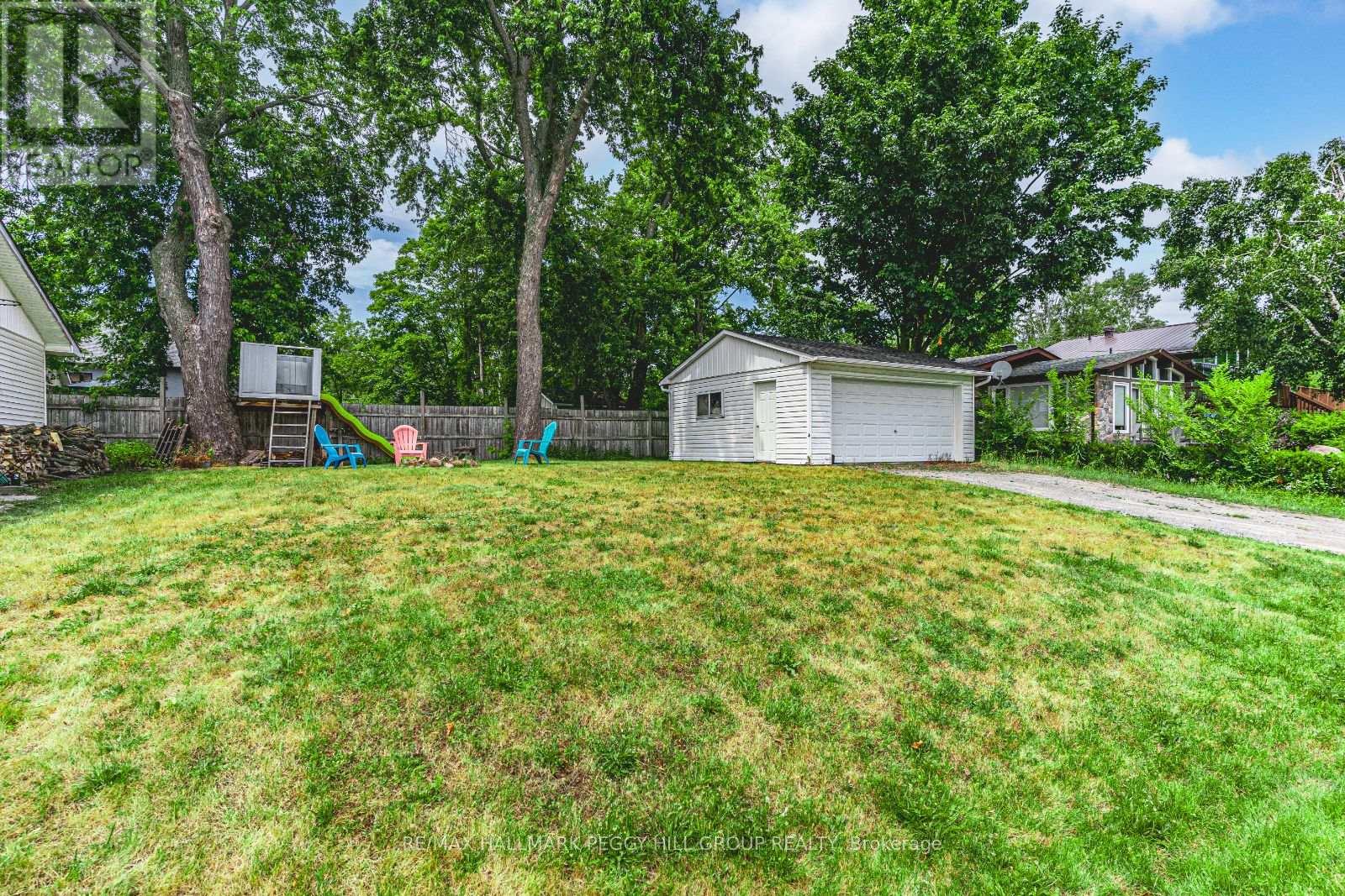 Photo 9 of 884 Maplewood Drive, Innisfil ON