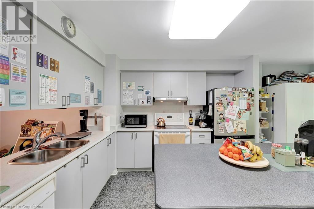 Photo 11 of 26 Moss Boulevard Unit 34, Dundas ON