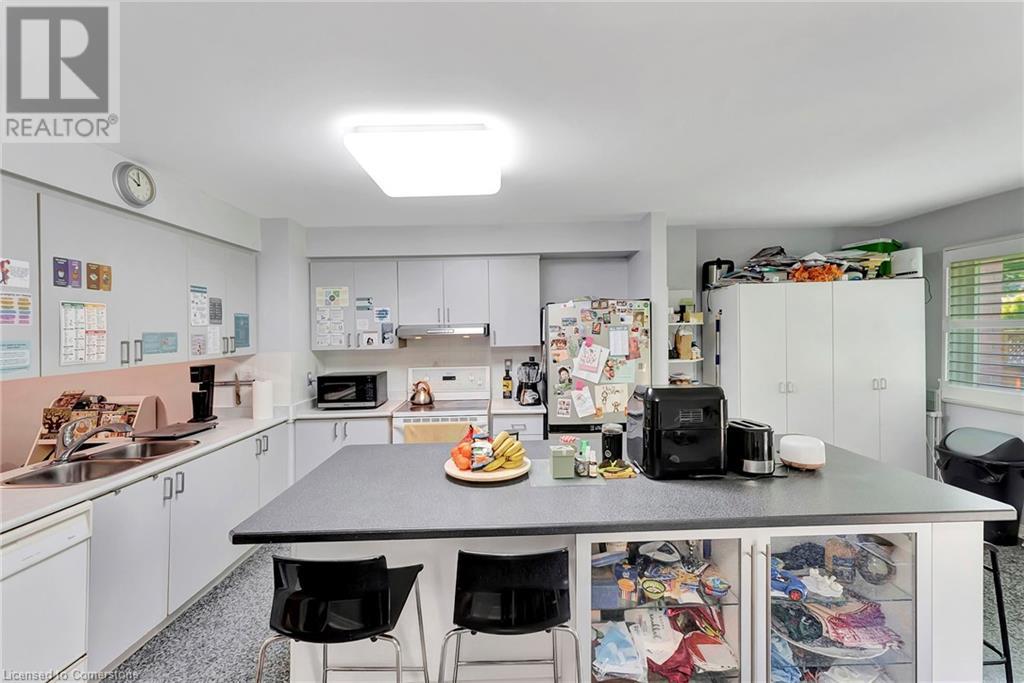 Photo 9 of 26 Moss Boulevard Unit 34, Dundas ON