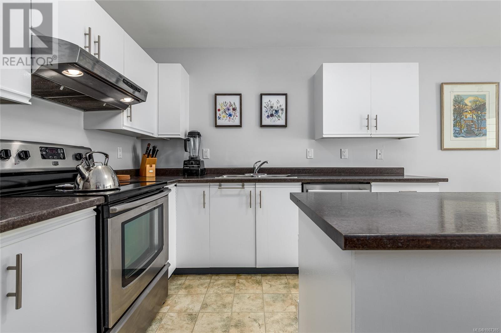 308C 2250 Manor Pl, Comox