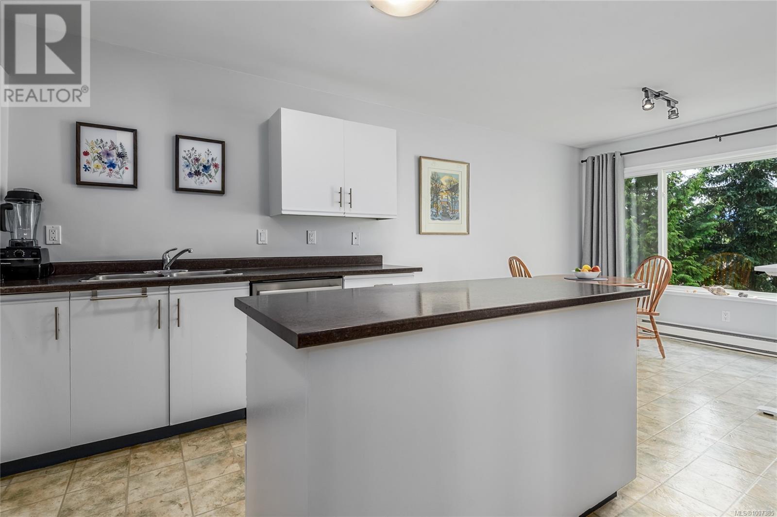 308C 2250 Manor Pl, Comox