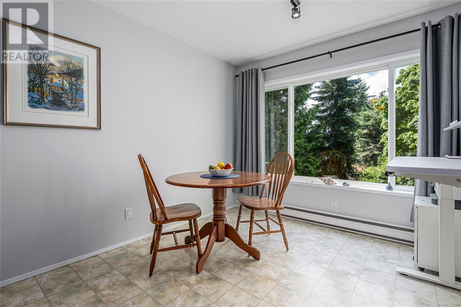 308C 2250 Manor Pl, Comox