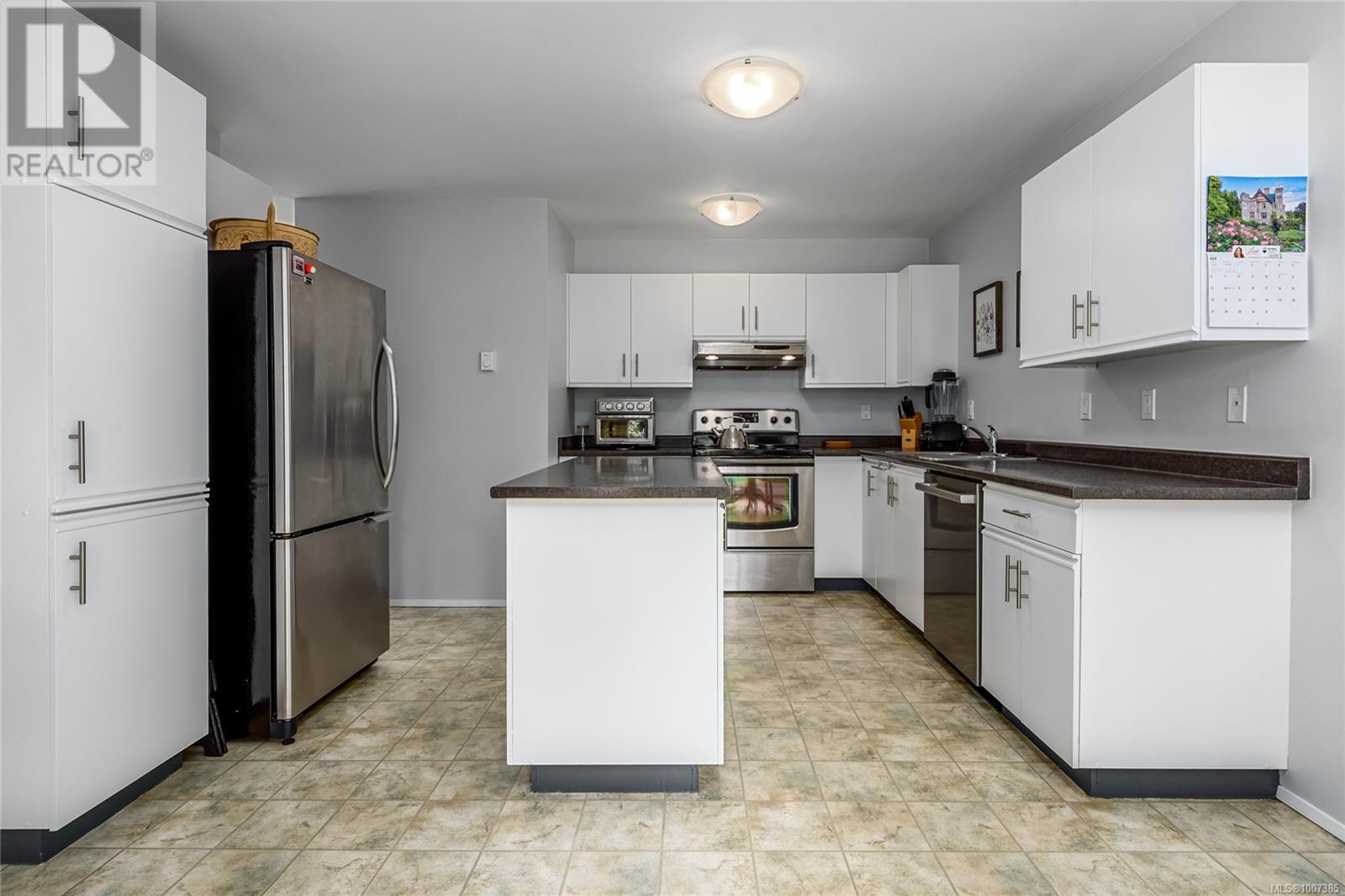 308C 2250 Manor Pl, Comox