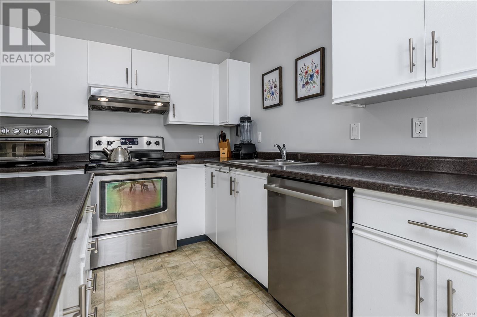 308C 2250 Manor Pl, Comox