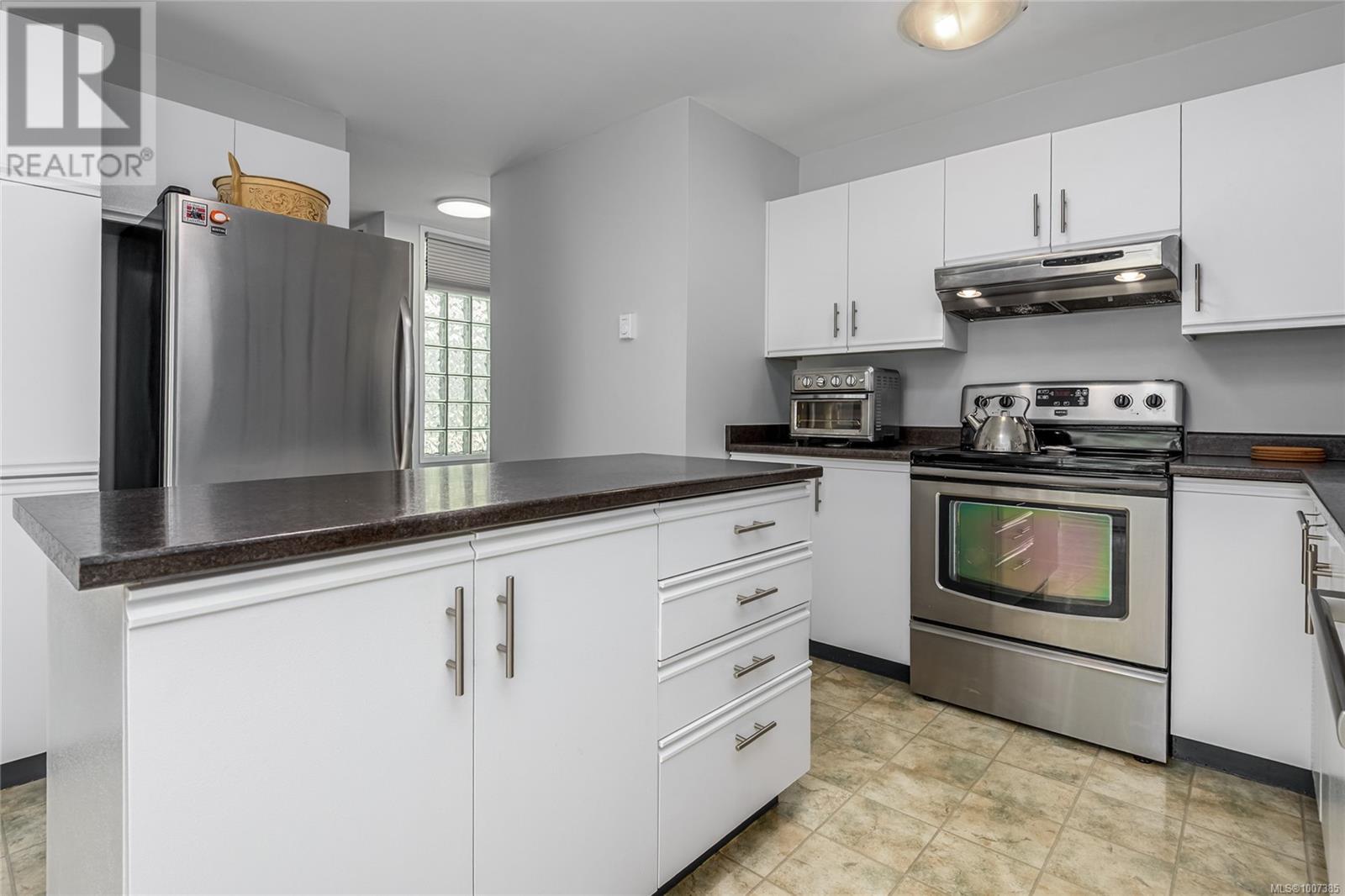 308C 2250 Manor Pl, Comox