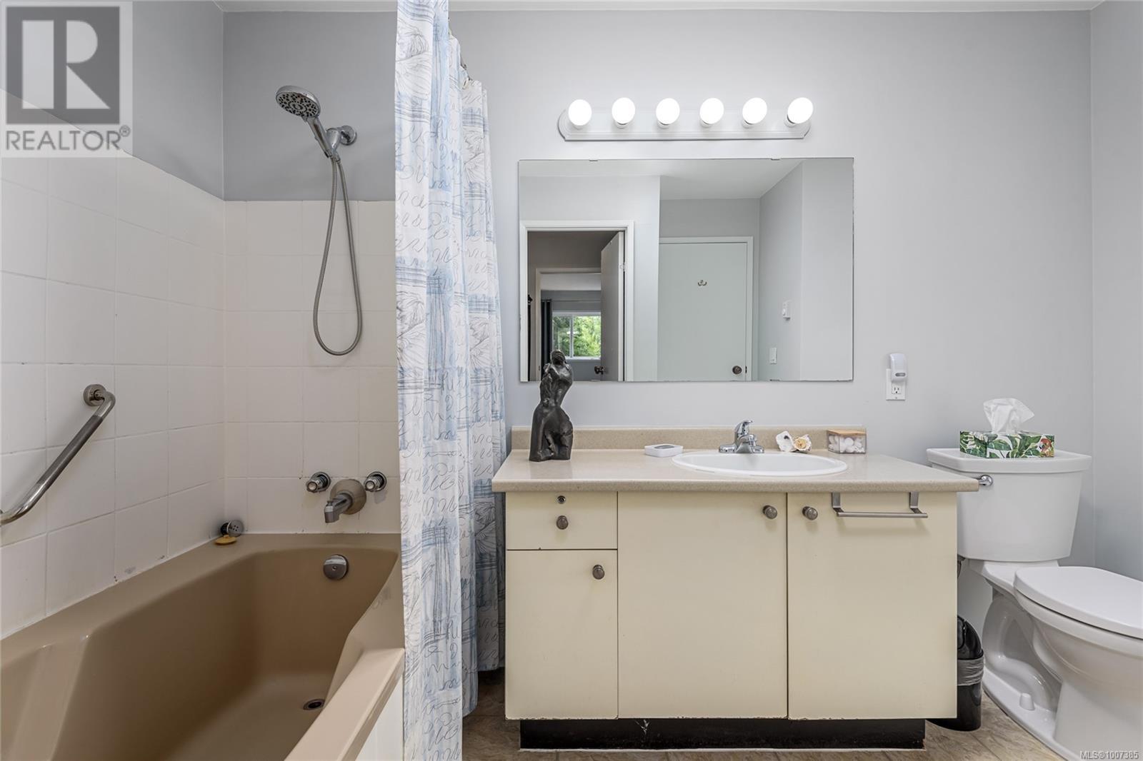 308C 2250 Manor Pl, Comox
