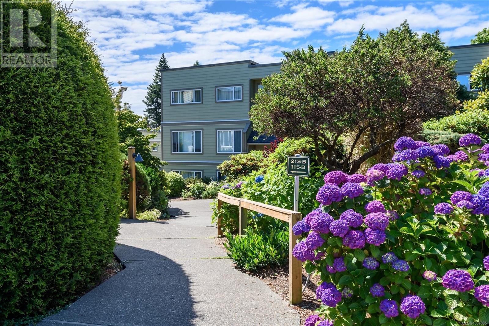 308C 2250 Manor Pl, Comox