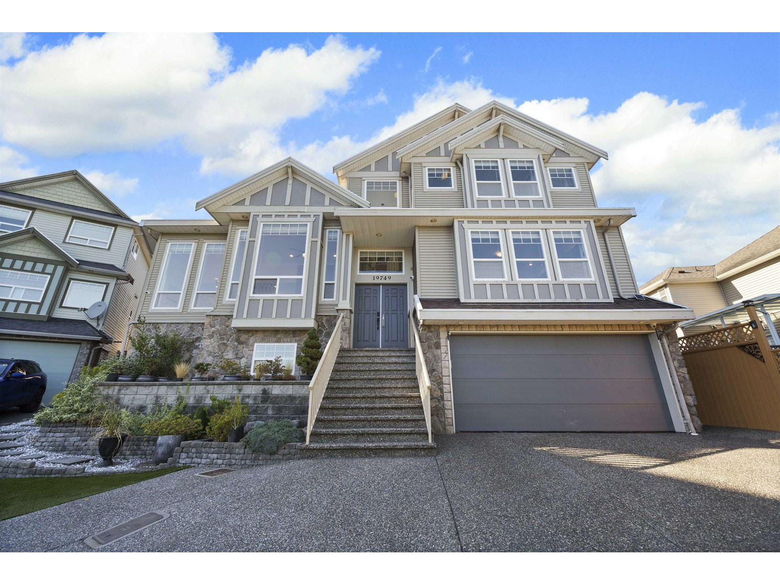 Photo 2 of 19749 68 B Avenue, Langley BC
