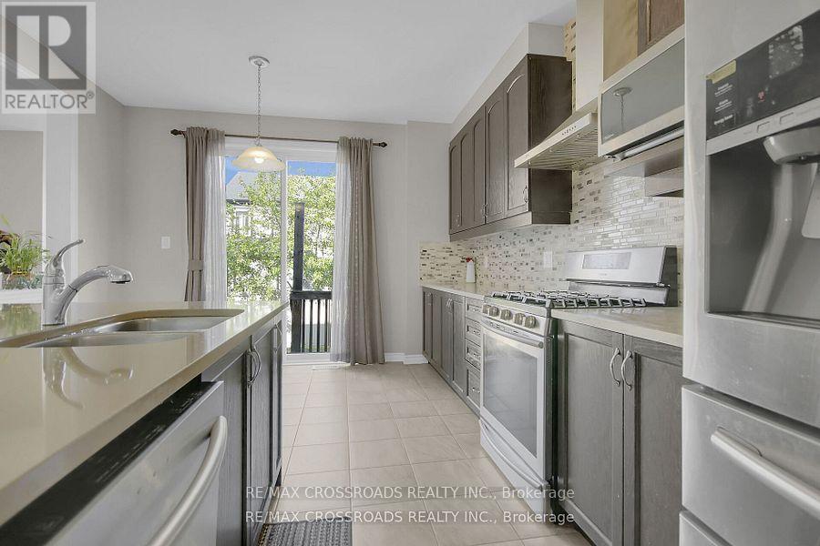 Photo 32 of 906 Whimbrel Way, Ottawa ON