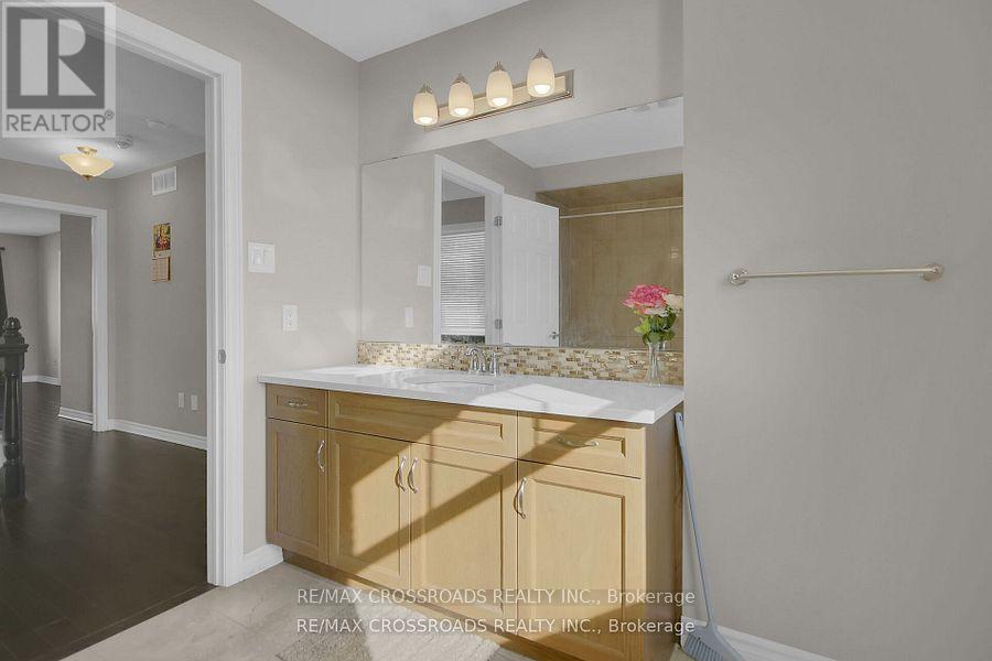 Photo 9 of 906 Whimbrel Way, Ottawa ON