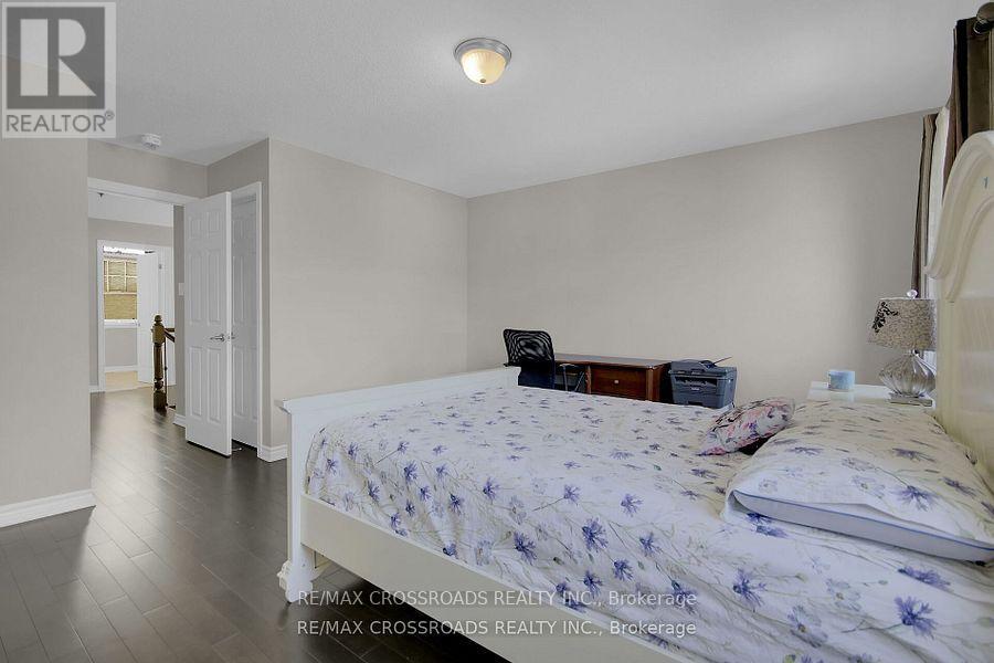 Photo 11 of 906 Whimbrel Way, Ottawa ON