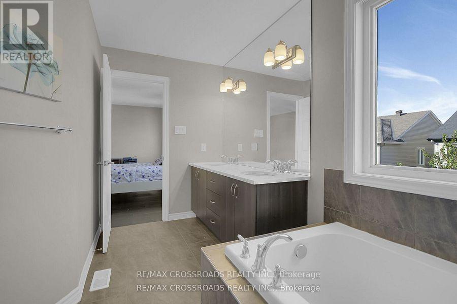 Photo 15 of 906 Whimbrel Way, Ottawa ON