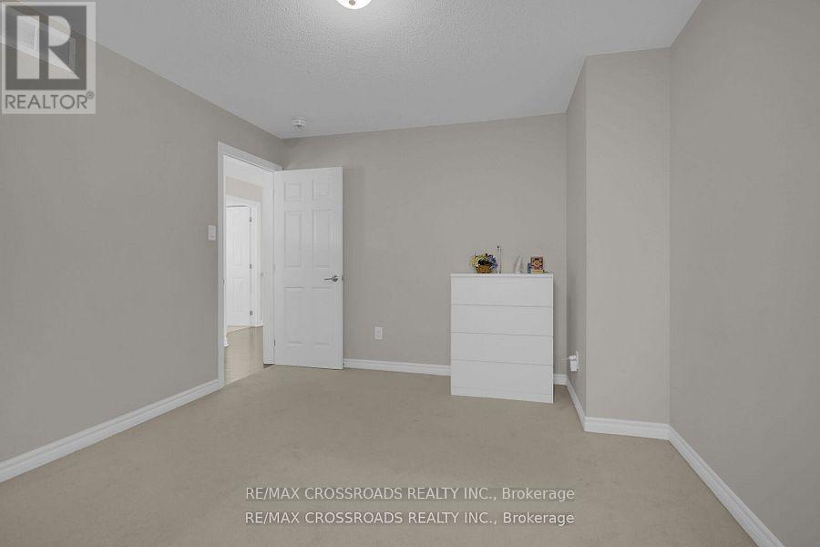 Photo 2 of 906 Whimbrel Way, Ottawa ON